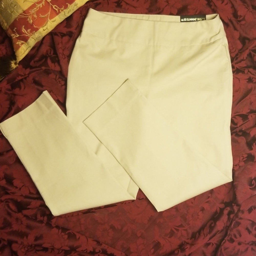 Chico's So Slimming Bridgette Crop (size 00/4)